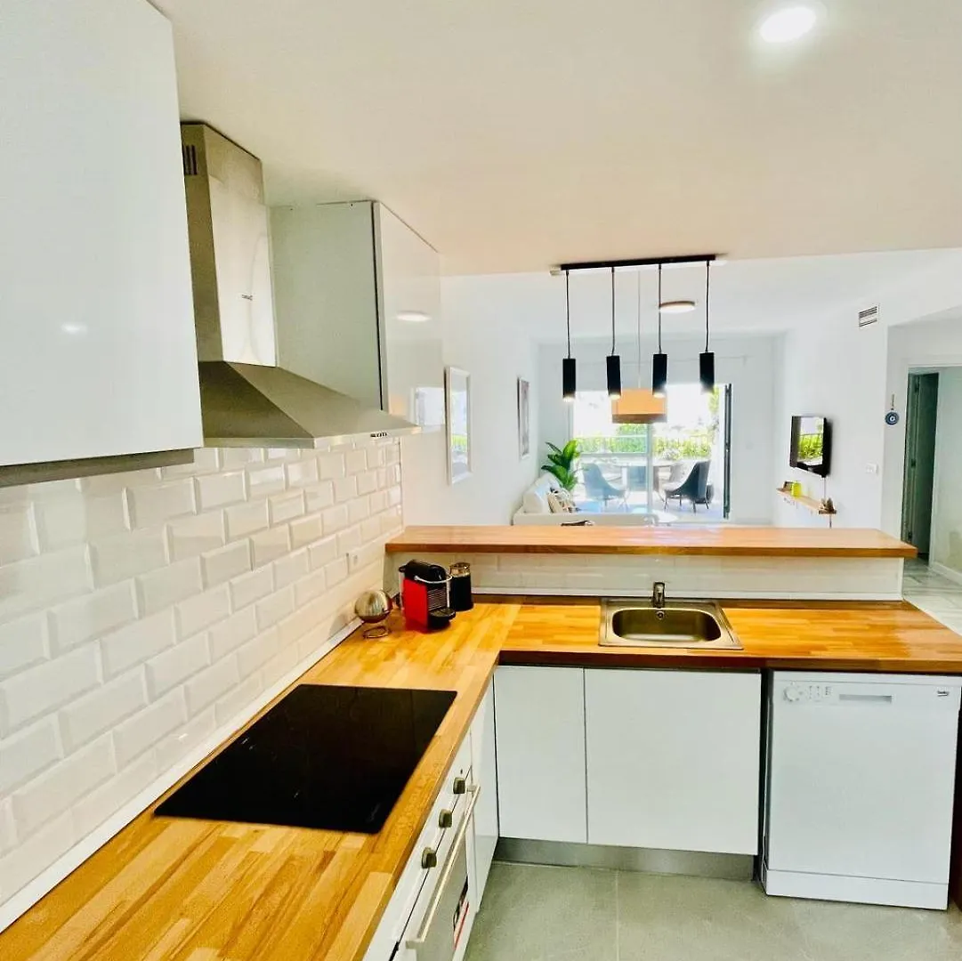 2 Bed Ground Floor Apartment With Pool & Parking La Cala De Mijas Španělsko